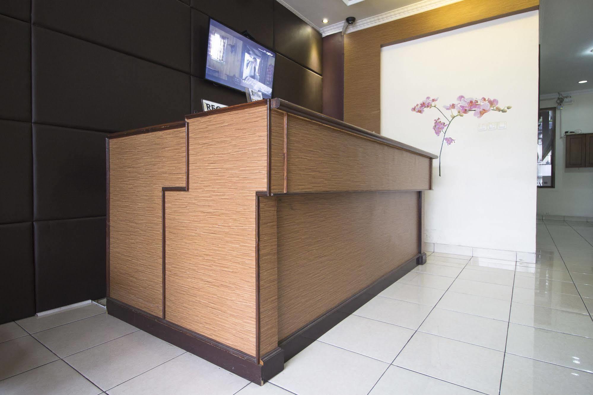 Urbanview Hotel Sakura Bandung Exterior foto